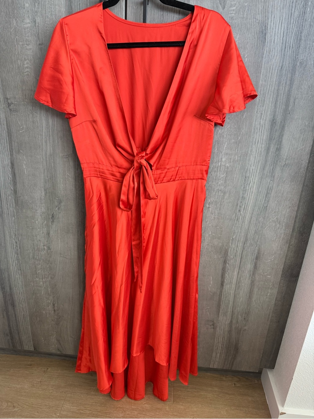 Elegant Red/Orange Tie-Front Midi Dress